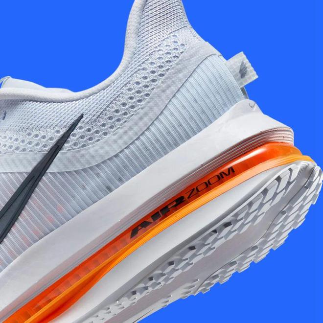 这双Nike跑鞋把能给的都给足了球王会体育app入口配置诱人！(图2)