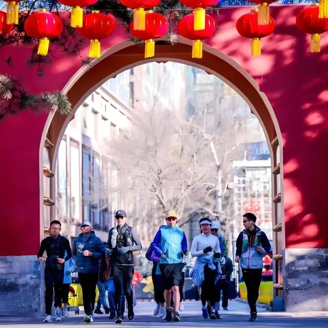 场的质量与科技竞争球王会体育跑鞋市(图16)