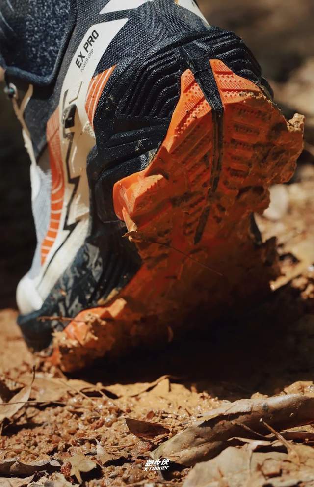 X PRO 解锁山野竞速新体验精英跑山唯快不破！FUGA E(图2)
