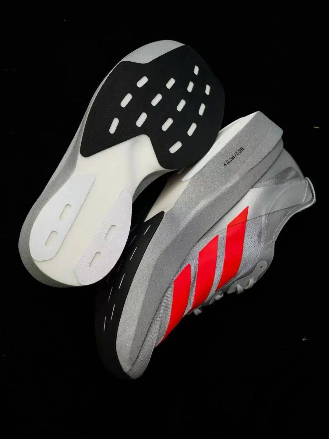 你的年度榜单TOP 10？年度鞋款大集结哪双可以入围(图13)