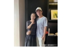 扮朴素老气秦舒培素颜皮肤真好陈冠希陪老婆